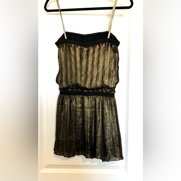BCBG MAX AZRIA “RIVE” GOLD METALLIC BLACK MINI PLEATED DRESS. Size Small - Picture 4 of 10